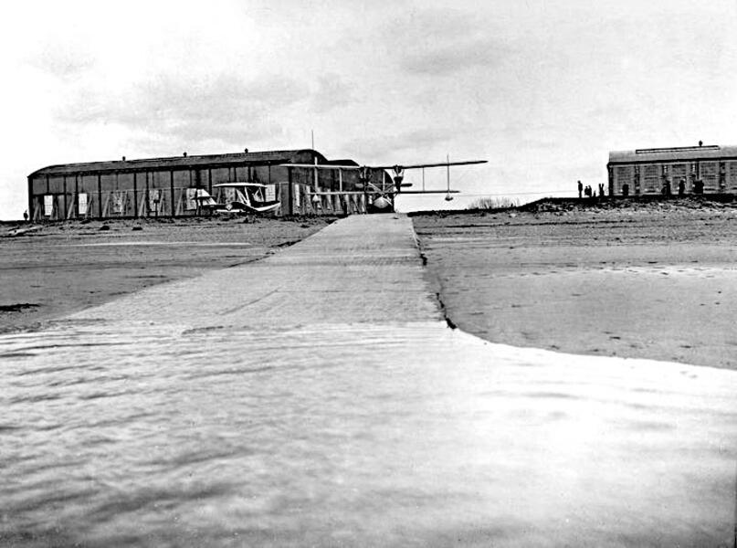 Dick Kerr's flying boat factory